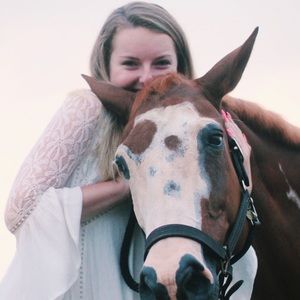 Meet your Posher, Dakota